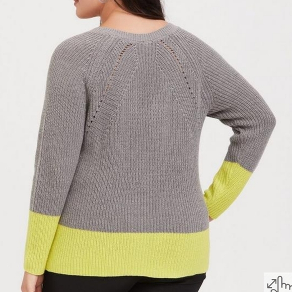 Torrid Gray Neon Yellow Colorblock Striped V-Neck Sweater Plus Size 2XL - Picture 5 of 8